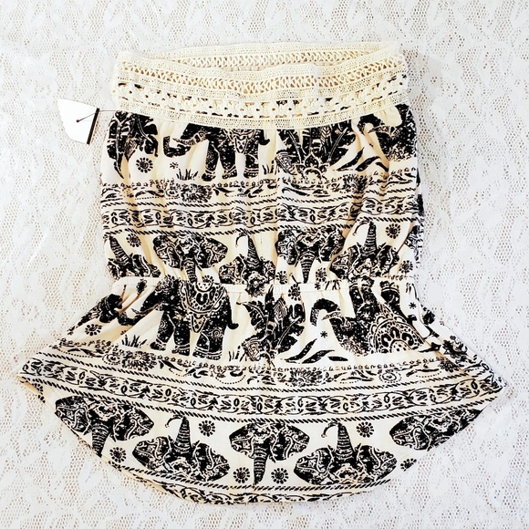 NWT  Rue21 Elephant Print Tube Top w/Lace Trim. XS - Picture 3 of 4